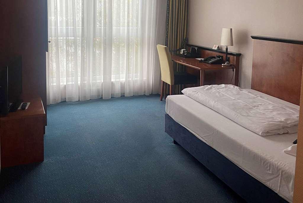 Amedia Frankfurt Russelsheim Trademark Collection By Wyndham Room photo