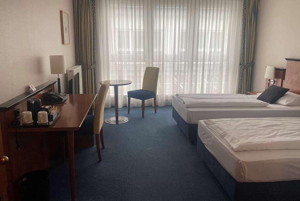 Amedia Frankfurt Russelsheim Trademark Collection By Wyndham Room photo