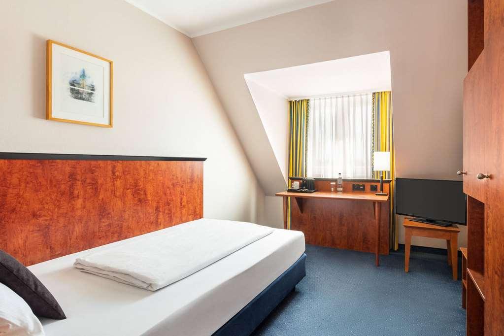 Amedia Frankfurt Russelsheim Trademark Collection By Wyndham Room photo
