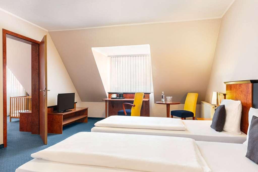 Amedia Frankfurt Russelsheim Trademark Collection By Wyndham Room photo