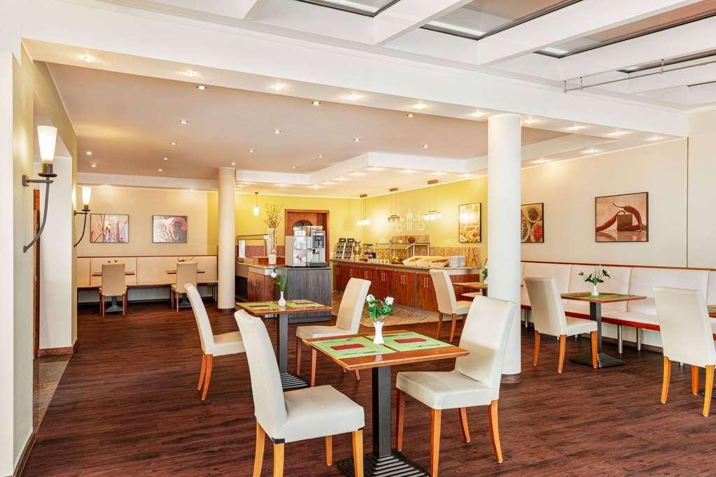 Amedia Frankfurt Russelsheim Trademark Collection By Wyndham Restaurant photo